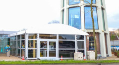 Van Dalsen Alu boogtent 8 meter naast toren